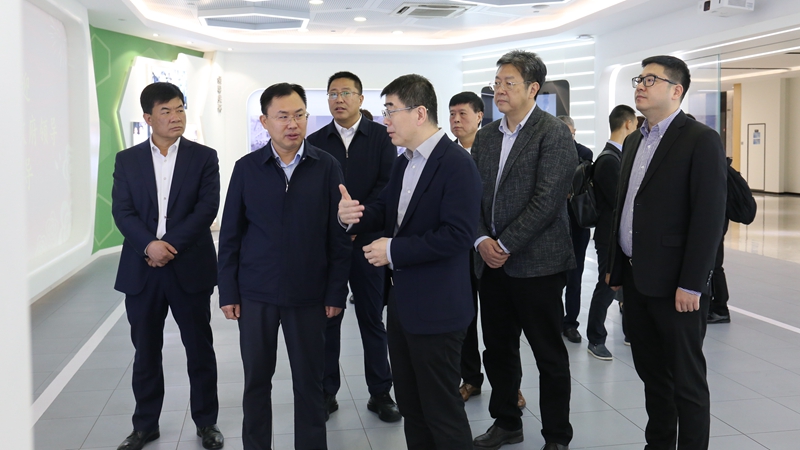 蘭州市委常委、副市長胡俊鋒到訪明日控股